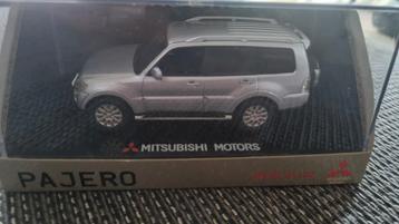 Mitsubishi Pajero LWB 2010 Sun Star, 1:43 beschikbaar voor biedingen
