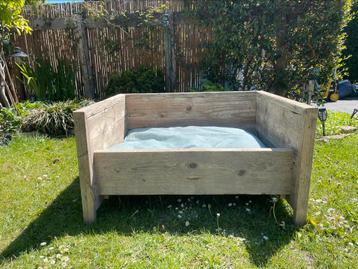 Hondenmand 80x60 met kussen beschikbaar voor biedingen