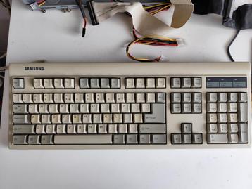Vintage Samsung toetsenbord SEM-DC8UL  beschikbaar voor biedingen