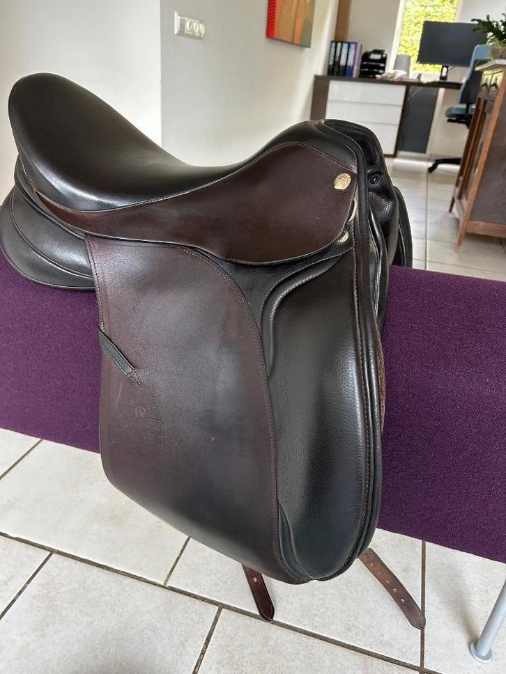 Sommer Somero Zadel 17.5 " Bruin, Dieren en Toebehoren, Paarden en Pony's | Zadels, Zo goed als nieuw, Dressuur, Ophalen of Verzenden