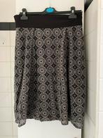 Mooie rok met grafische gestikte print Zara mt 38, Kleding | Dames, Rokken, Ophalen of Verzenden, Zo goed als nieuw, Maat 38/40 (M)