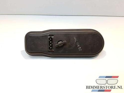 LAMPFITTING LINKS/RECHTS ACHTERLICHT OP SCHERM BMW 5-SERIE E, Auto-onderdelen, Verlichting, BMW, Gebruikt, Ophalen of Verzenden