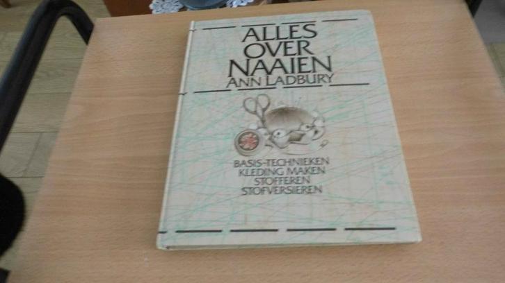 MOOI NIEUW NAAIBOEK VAN ANN LADBURY, Hobby en Vrije tijd, Naaien en Fournituren, Nieuw, Ophalen of Verzenden