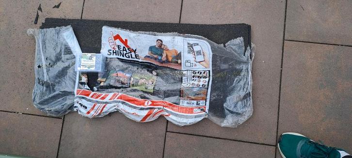 Easy shingles bitumen dakpannen zwart rond MET SPIJKERS, Doe-het-zelf en Verbouw, Dakpannen en Dakbedekking, Nieuw, Zwart, Ophalen