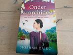 Onder de Orchidee, Ophalen of Verzenden, Zo goed als nieuw