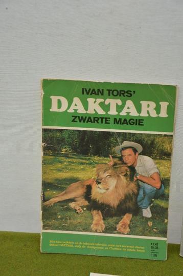 2 fotoboeken van kinderseries jaren 60 + 70 Daktari en Tita beschikbaar voor biedingen