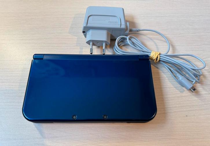 Nintendo NEW 3DS XL - Blauw - Zeer netjes, Spelcomputers en Games, Spelcomputers | Nintendo 2DS en 3DS, Zo goed als nieuw, 3DS XL
