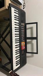 Yamaha keyboard met standaard, Ophalen of Verzenden, Zo goed als nieuw, 61 toetsen, Yamaha