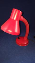 Vintage retro tafellamp, rood metaal, buigbaar. 6C9, Gebruikt, Ophalen of Verzenden, Metaal