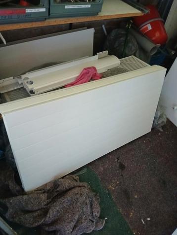 Radiator - Lage Temperatuur beschikbaar voor biedingen