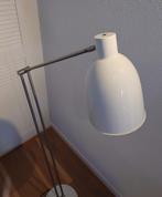 Staande lamp (metaal, wit, verstelbaar), Huis en Inrichting, Lampen | Vloerlampen, Ophalen, 100 tot 150 cm, Zo goed als nieuw