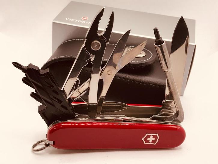Victorinox Cyber M Tool 34 Functions + Leren riem hoes, Caravans en Kamperen, Kampeergereedschap, Nieuw, Verzenden