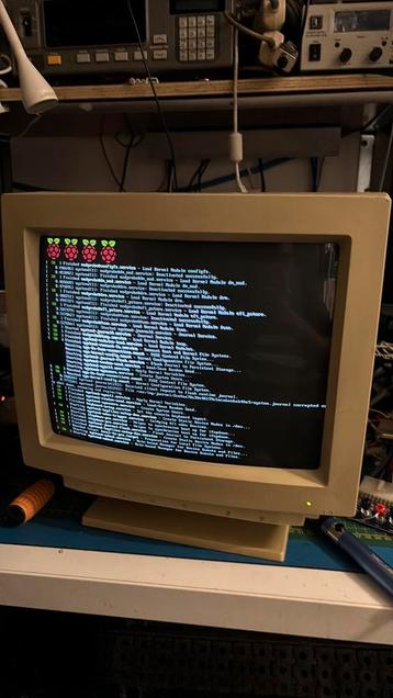 14 inch VGA CRT monitor, zie beschrijving beschikbaar voor biedingen