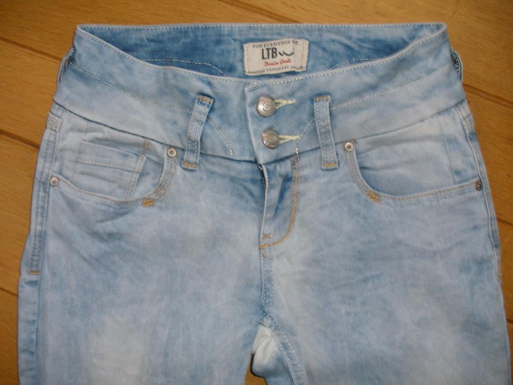 LTB spijkerbroek ZENA Mid Rose Slim licht blauw maat 26 x 34, Kleding | Dames, Blauw, Ophalen of Verzenden, Zo goed als nieuw