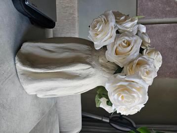 handgemaakte decoratieve vaas beschikbaar voor biedingen