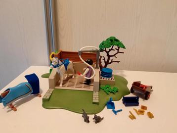  Playmobil paardenwasplaats met verzorger.  beschikbaar voor biedingen