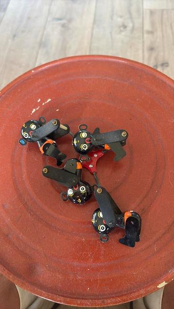 Te koop aapjes antiek speelgoed beschikbaar voor biedingen