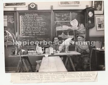 Kerkwerve gastheren Matthijsen en Hillebrandt persfoto 1953 beschikbaar voor biedingen