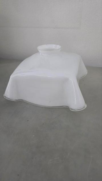 Vintage Melkglazen Lampenkapje beschikbaar voor biedingen