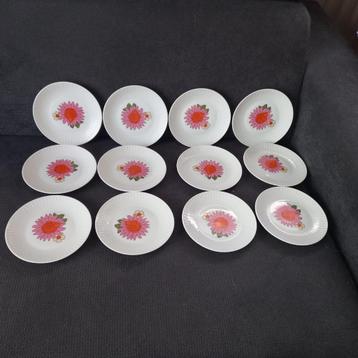 Gebakstel Hutschenreuther 13-delig VINTAGE bloemen beschikbaar voor biedingen