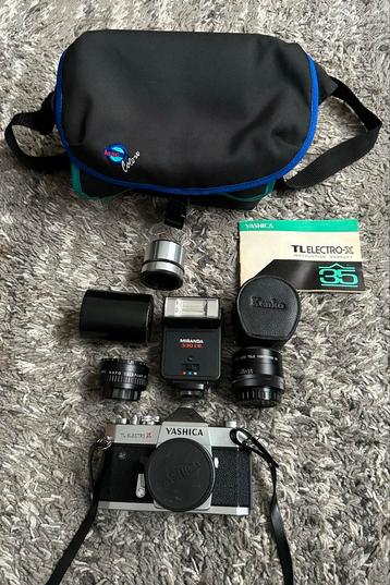 Yashica TL Electro X met lenzen, flitser en tas beschikbaar voor biedingen