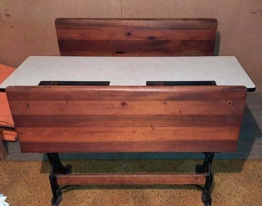 In prijs verlaagd! Oude schoolbank met gietijzeren poten., Antiek en Kunst, Antiek | Meubels | Stoelen en Banken, Ophalen