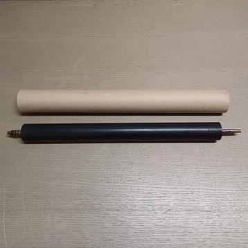 OUD ONDERDEEL ROLLER , WIE WEET. beschikbaar voor biedingen
