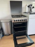 Gas fornuis en oven indesit, Ophalen, 4 kookzones, Zo goed als nieuw, Gas