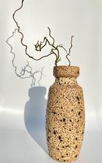 Vintage vaasje met dikke laag fat lava glazuur bruin beige, Ophalen of Verzenden