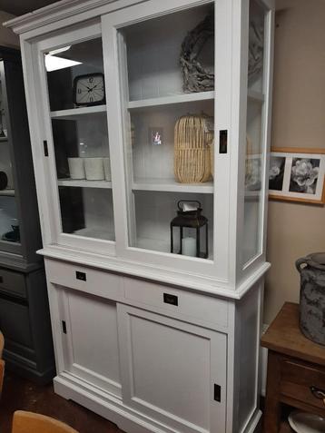 Mooie witte buffetkast schuifdeuren zijkant glas 130 cm beschikbaar voor biedingen
