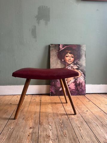 Lucky Vintage Voetenbankje - Donkerrood Skai beschikbaar voor biedingen