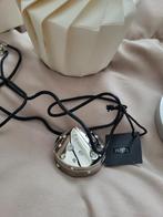 Swarovski hanger met lipgloss nieuw, Ophalen of Verzenden, Nieuw, Zwart, Overige materialen