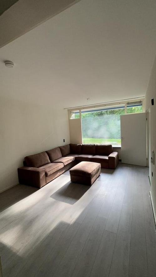 Hoekbank + Hocker (Velvet Velours) Bruin/Taupe, Huis en Inrichting, Banken | Bankstellen, Zo goed als nieuw, Vierpersoons of meer