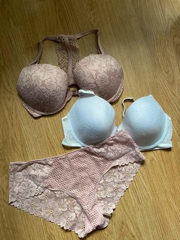 Setje bh 85C en slip M/L beschikbaar voor biedingen
