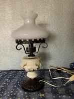 Vintage olielamp met bloemmotief, Antiek en Kunst, Antiek | Lampen, Ophalen of Verzenden