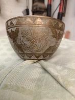 Antieke Indonesische kom (Bokor), Huis en Inrichting, Woonaccessoires | Schalen en Manden, Ophalen of Verzenden, Zo goed als nieuw