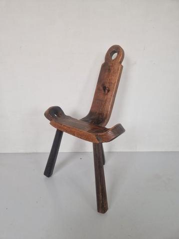 Brutalist spaanse geboorte stoel vintage. beschikbaar voor biedingen