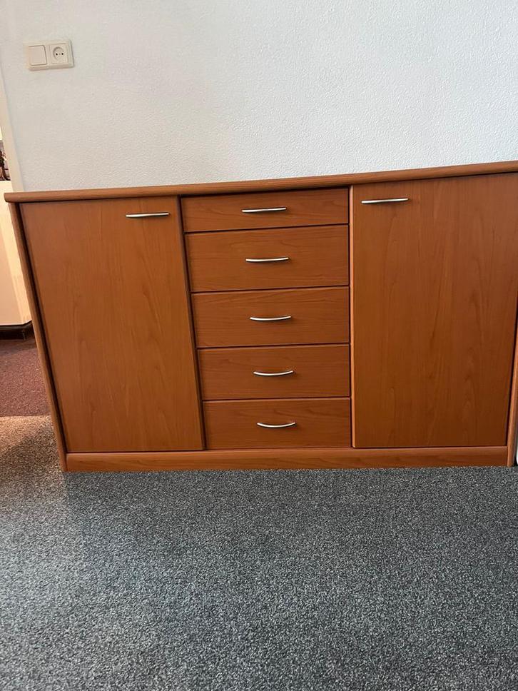 Zeer nette commode van het merk Nolte, Huis en Inrichting, Kasten | Dressoirs, Zo goed als nieuw, 100 tot 150 cm, 25 tot 50 cm