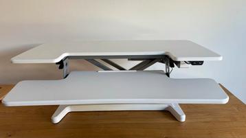 Up desk cross sta-zit verhoger beschikbaar voor biedingen