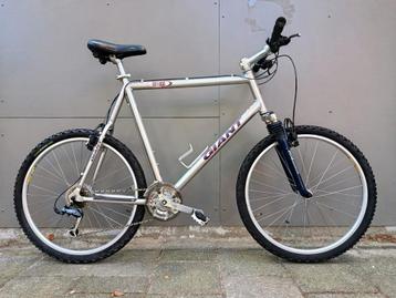 MTB Giant Terrago
met 24 versnellingen Shimano Deore LX-65cm beschikbaar voor biedingen