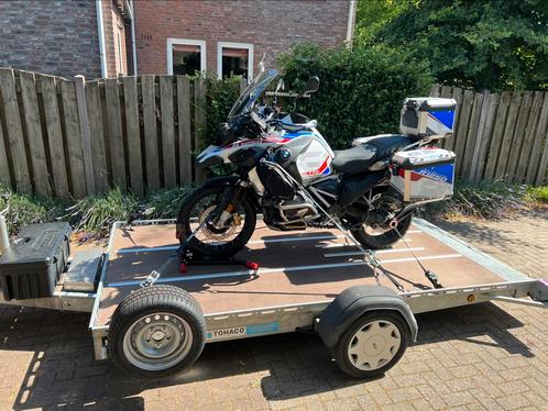 Te Huur: TOHACO Auto / Motortrailer tot 4 motoren 100 KM/H, Diensten en Vakmensen, Verhuur | Auto en Motor, Aanhangwagen