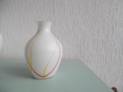 opaline vaasje, Antiek en Kunst, Antiek | Vazen, Ophalen of Verzenden
