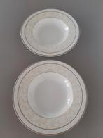 2 diepe borden Villeroy en Boch Ivoire in nieuwstaat, Ophalen of Verzenden, Zo goed als nieuw, Bord(en), Overige stijlen