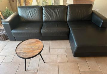Leren bank zwart met lounge gedeelte beschikbaar voor biedingen