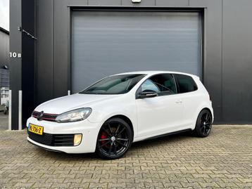 Volkswagen Golf 2.0 GTI DSG 265pk, Dynaudio, Stoelverwarming beschikbaar voor biedingen