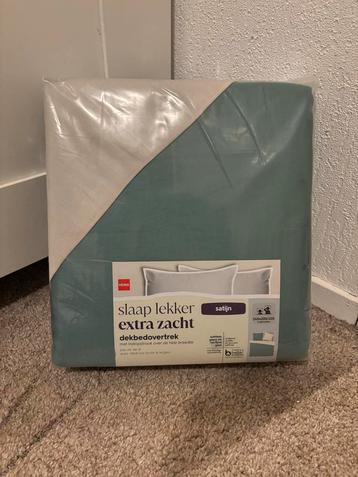 Groen Satijnen Dekbedovertrek 240x220 + Slopen beschikbaar voor biedingen