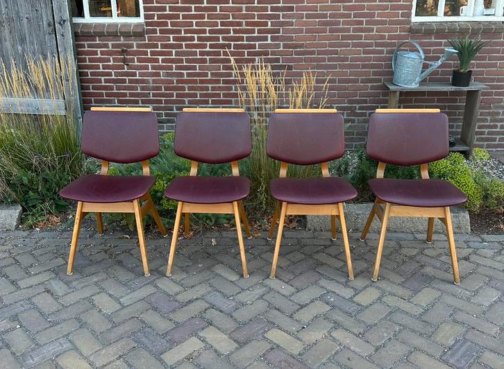 Vintage stoelen - curiosa - rood/paars skai, Antiek en Kunst, Antiek | Meubels | Stoelen en Banken, Ophalen