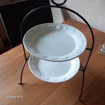 Etagère met borden - Nieuw! beschikbaar voor biedingen