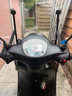 Scooter GTS, Fietsen en Brommers, Zo goed als nieuw, Benzine, Ophalen, Overige merken
