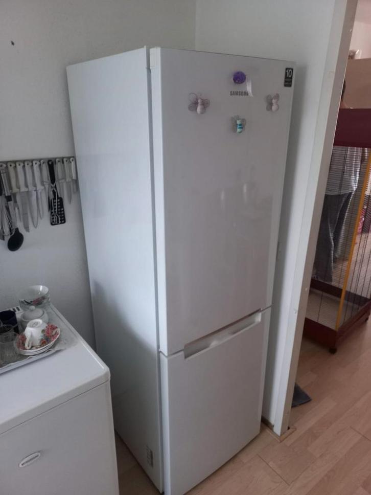 Koel-vriescombinatie - Perfect voor uw keuken!, Witgoed en Apparatuur, Koelkasten en IJskasten, Gebruikt, Met vriesvak, 200 liter of meer